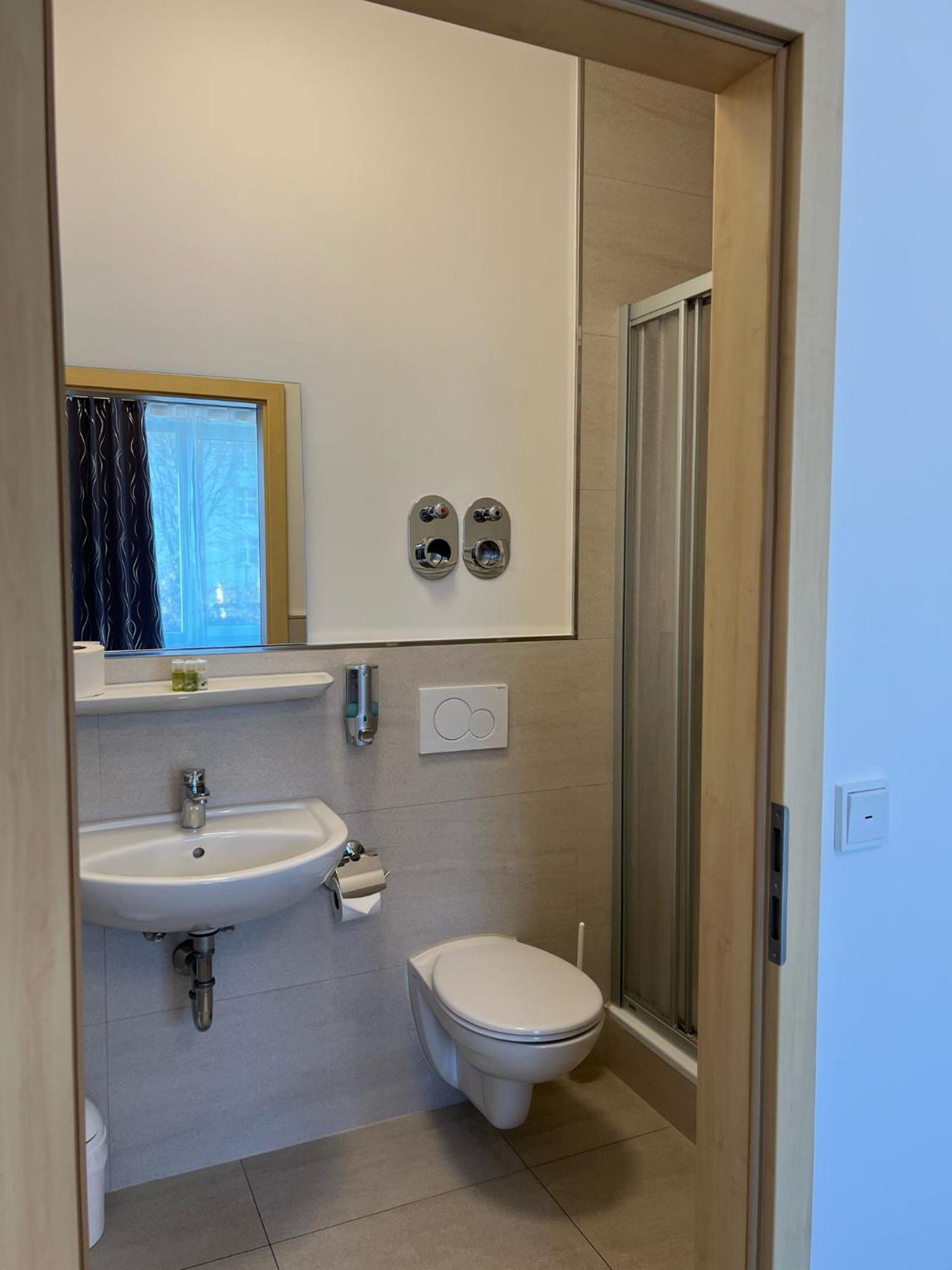 Avento Hotel Hannover Langenhagen  Bagian luar foto